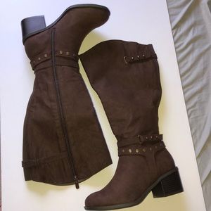 Brown boots 👢
